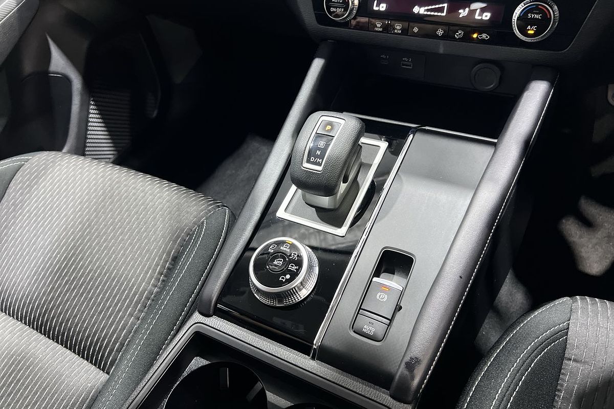 2022 Mitsubishi Outlander ES ZM