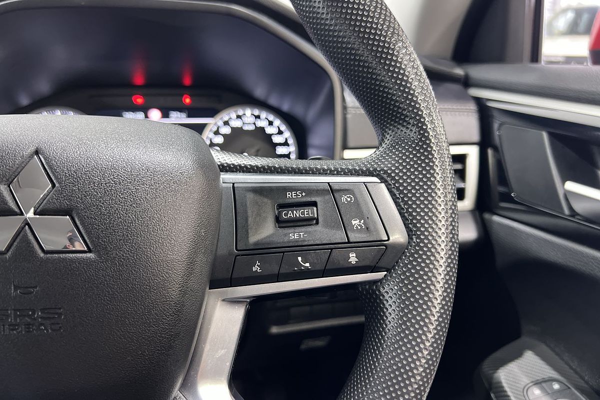 2022 Mitsubishi Outlander ES ZM