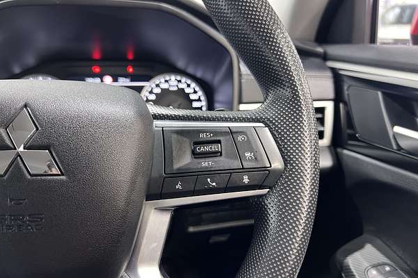 2022 Mitsubishi Outlander ES ZM