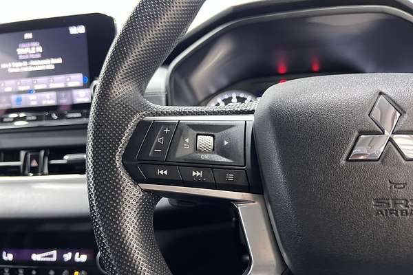 2022 Mitsubishi Outlander ES ZM
