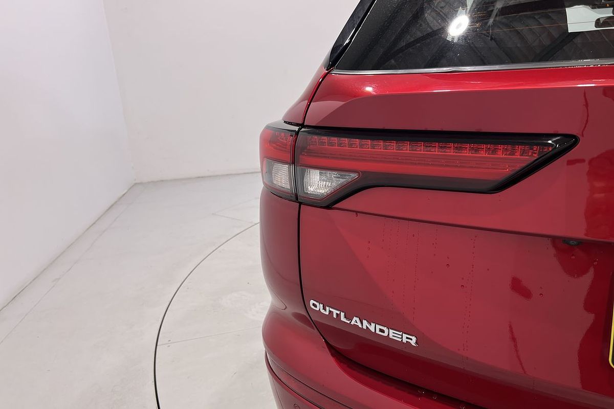 2022 Mitsubishi Outlander ES ZM