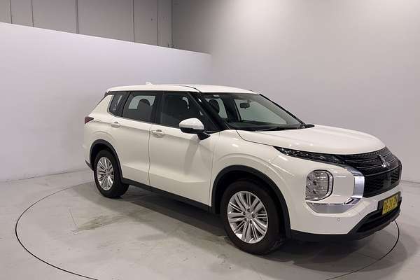2023 Mitsubishi Outlander ES ZM