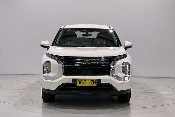 2023 Mitsubishi Outlander ES ZM