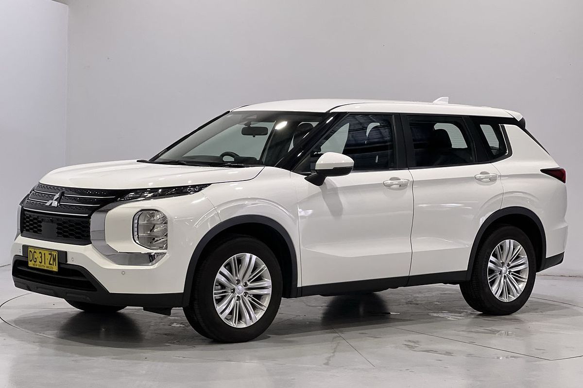 2023 Mitsubishi Outlander ES ZM