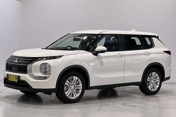 2023 Mitsubishi Outlander ES ZM