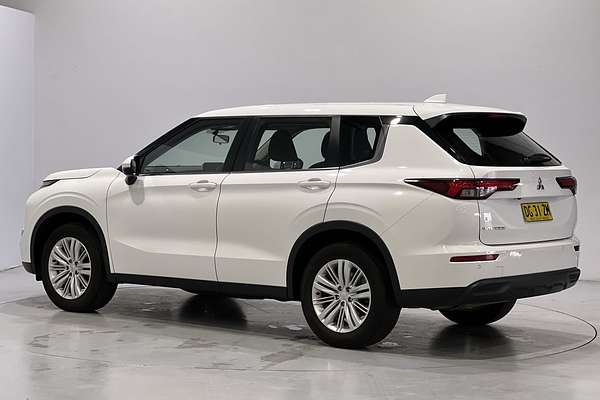2023 Mitsubishi Outlander ES ZM