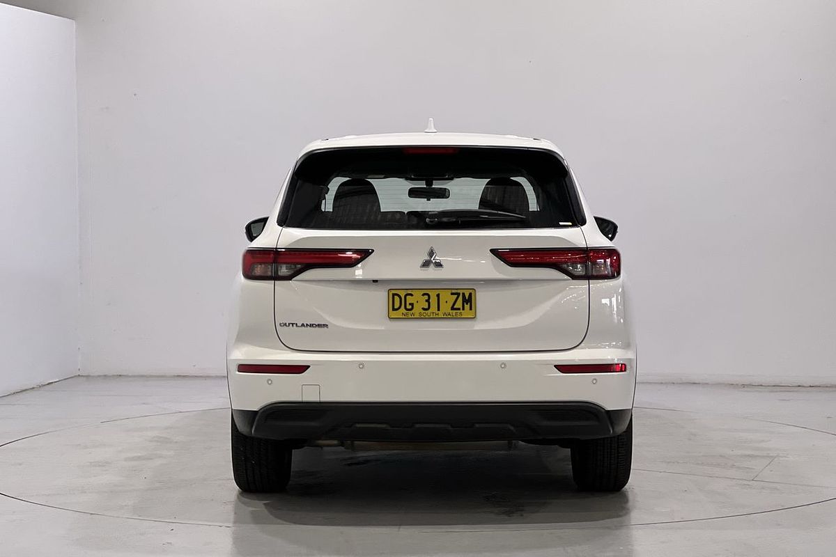 2023 Mitsubishi Outlander ES ZM