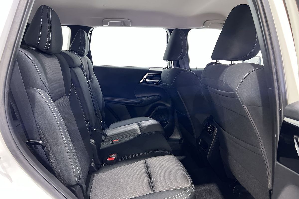 2023 Mitsubishi Outlander ES ZM