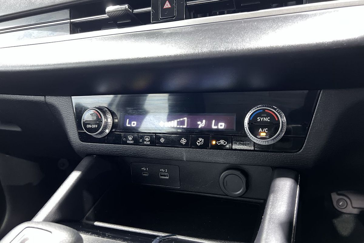 2023 Mitsubishi Outlander ES ZM