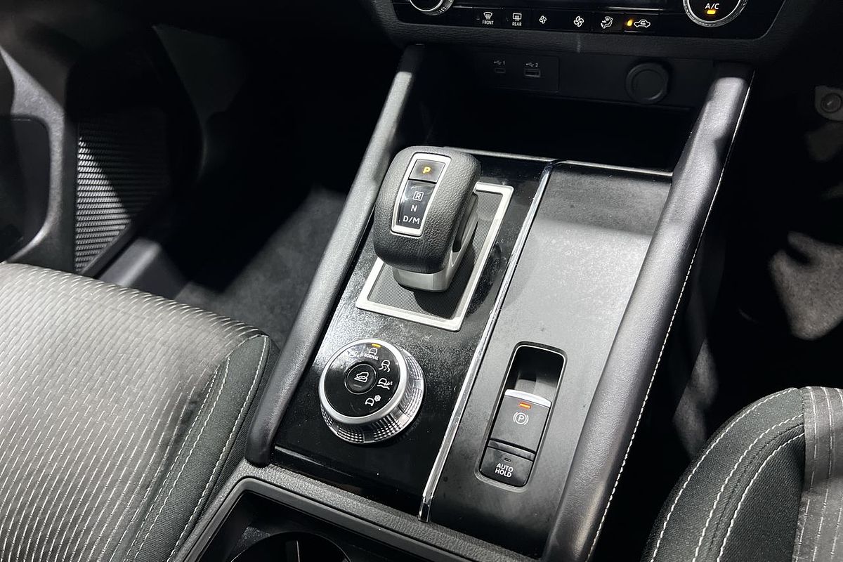 2023 Mitsubishi Outlander ES ZM