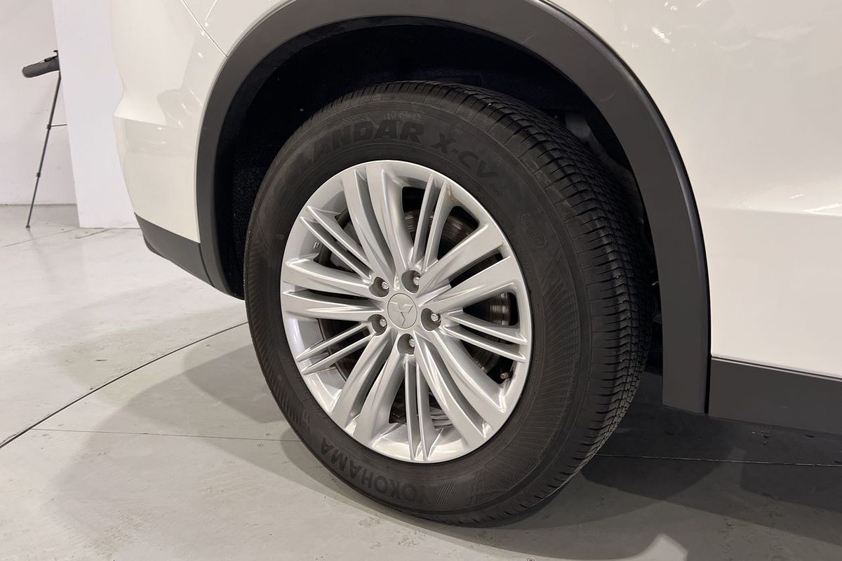 2023 Mitsubishi Outlander ES ZM