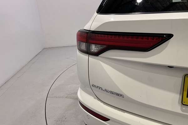 2023 Mitsubishi Outlander ES ZM