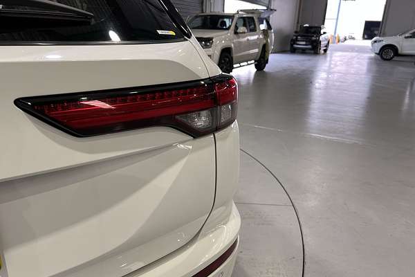 2023 Mitsubishi Outlander ES ZM