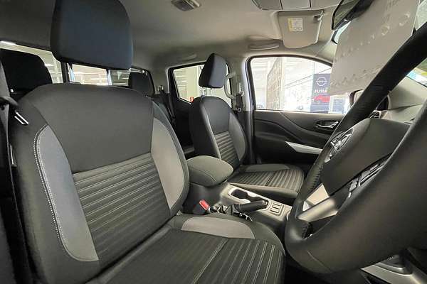 2024 Nissan Navara ST D23 4X4