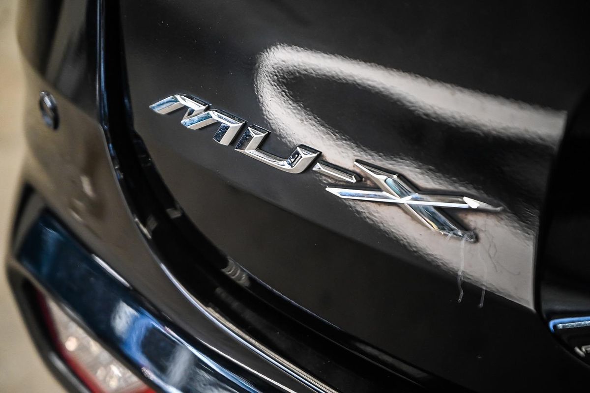 2023 Isuzu MU-X LS-T