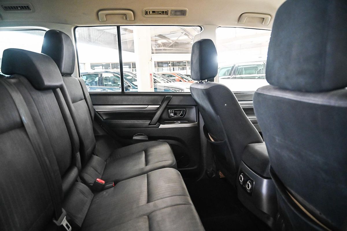 2018 Mitsubishi Pajero GLX NX
