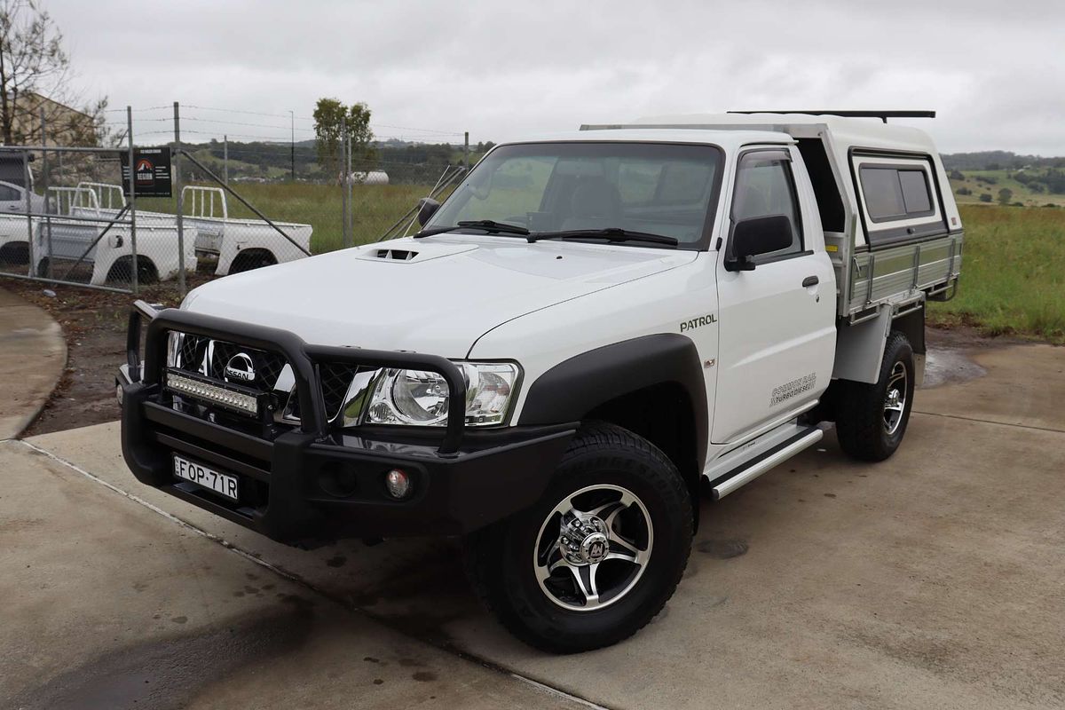 2016 Nissan Patrol ST Series 5 4X4