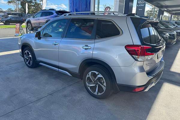 2024 Subaru Forester Hybrid S S5
