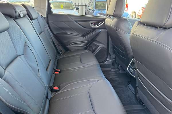 2024 Subaru Forester Hybrid S S5