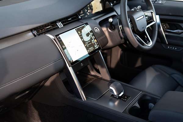 2024 Land Rover Discovery Sport P250 Dynamic SE L550
