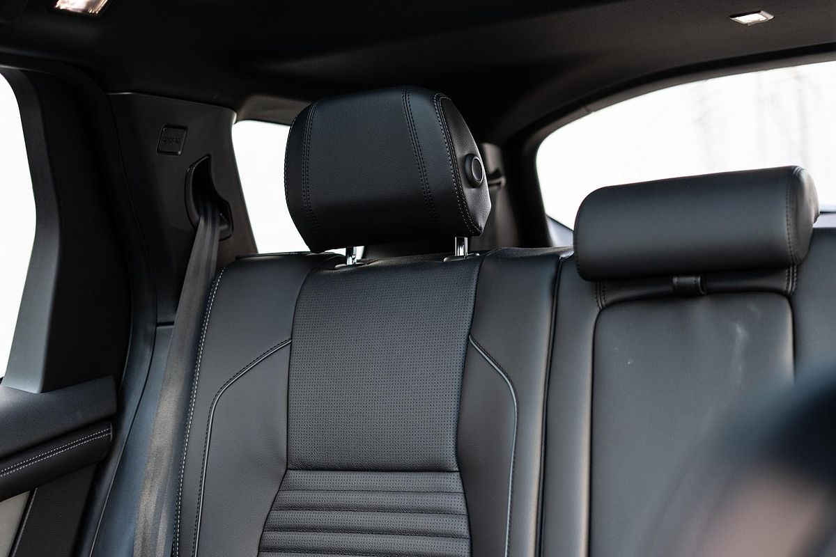 2024 Land Rover Discovery Sport P250 Dynamic SE L550