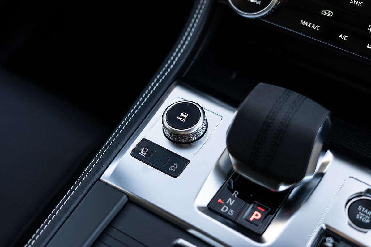 2024 Jaguar F-PACE P250 R-Dynamic SE 90th Anniversary Edition X761