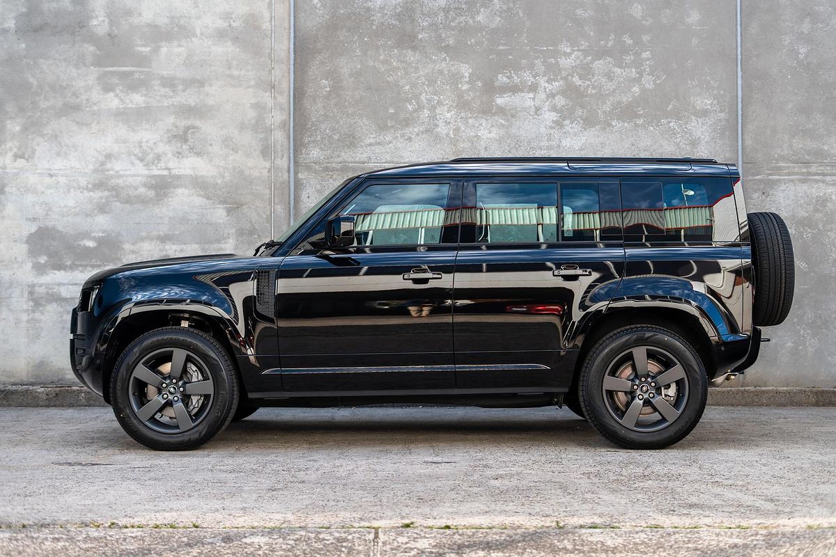 2025 Land Rover Defender 110 D350 X-Dynamic SE L663