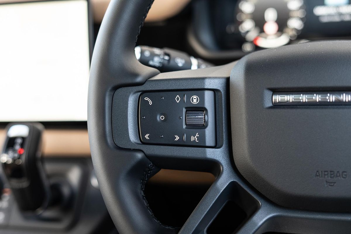 2025 Land Rover Defender 110 D350 X-Dynamic SE L663