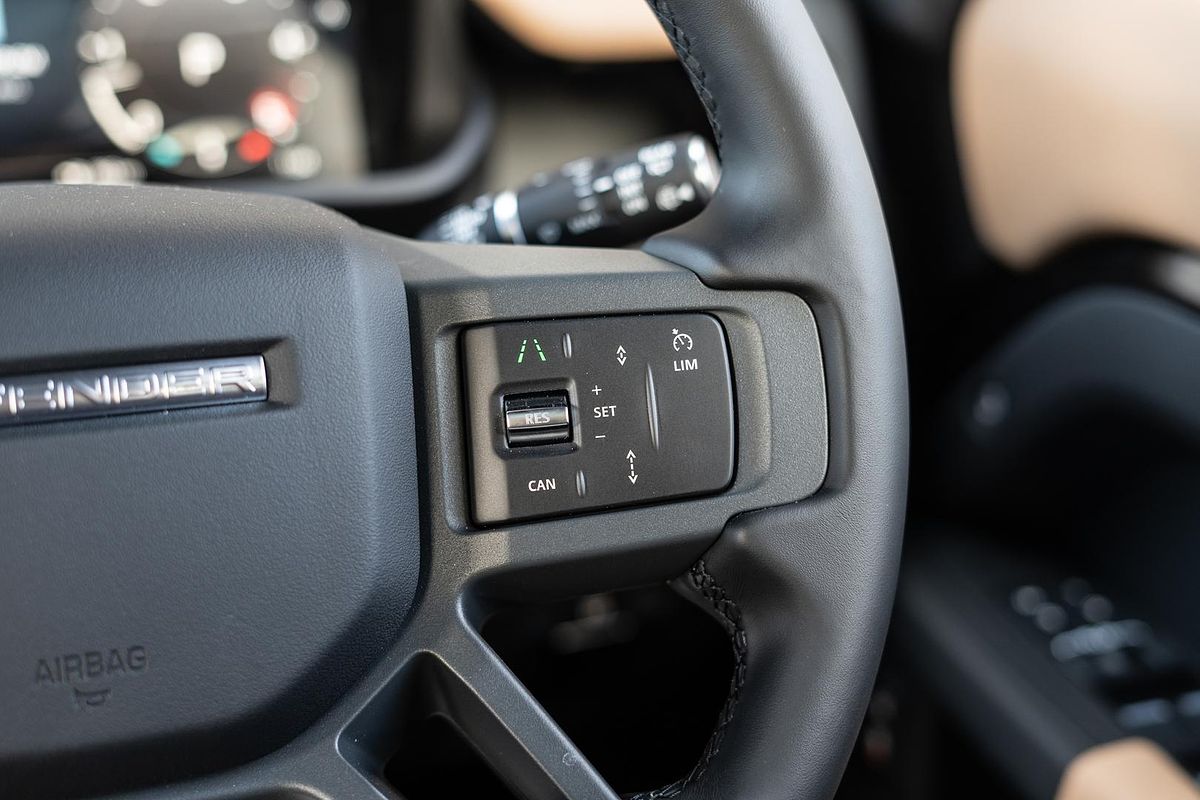 2025 Land Rover Defender 110 D350 X-Dynamic SE L663