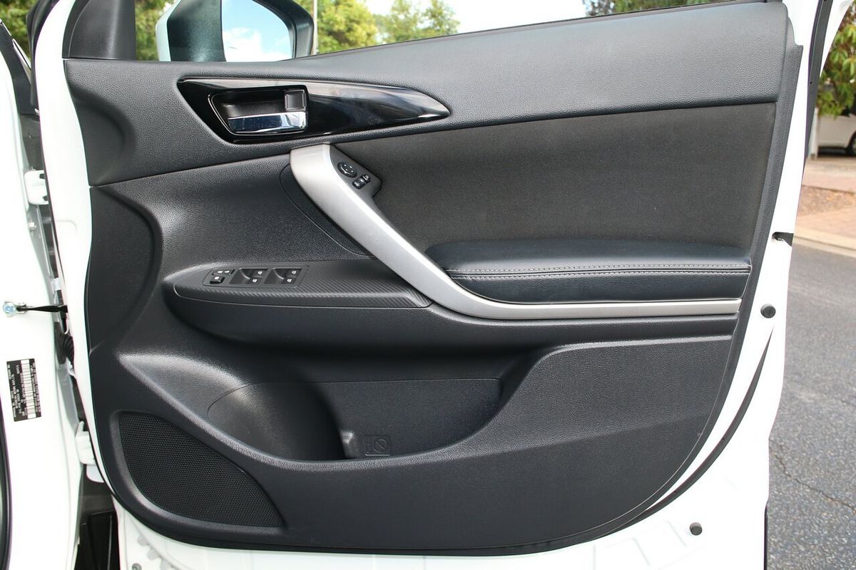 2019 Mitsubishi Eclipse Cross LS YA