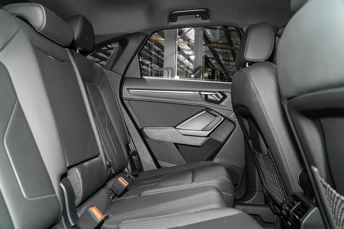 2023 Audi Q3 40 TFSI S line F3