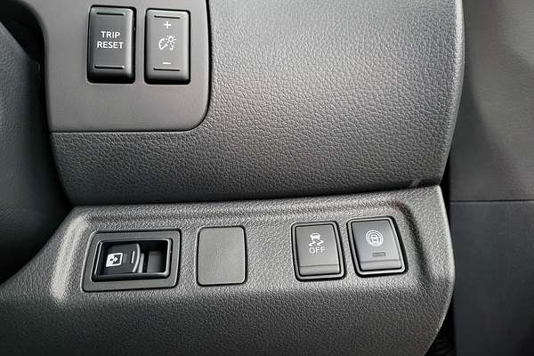 2024 Nissan Navara ST-X D23 4X4