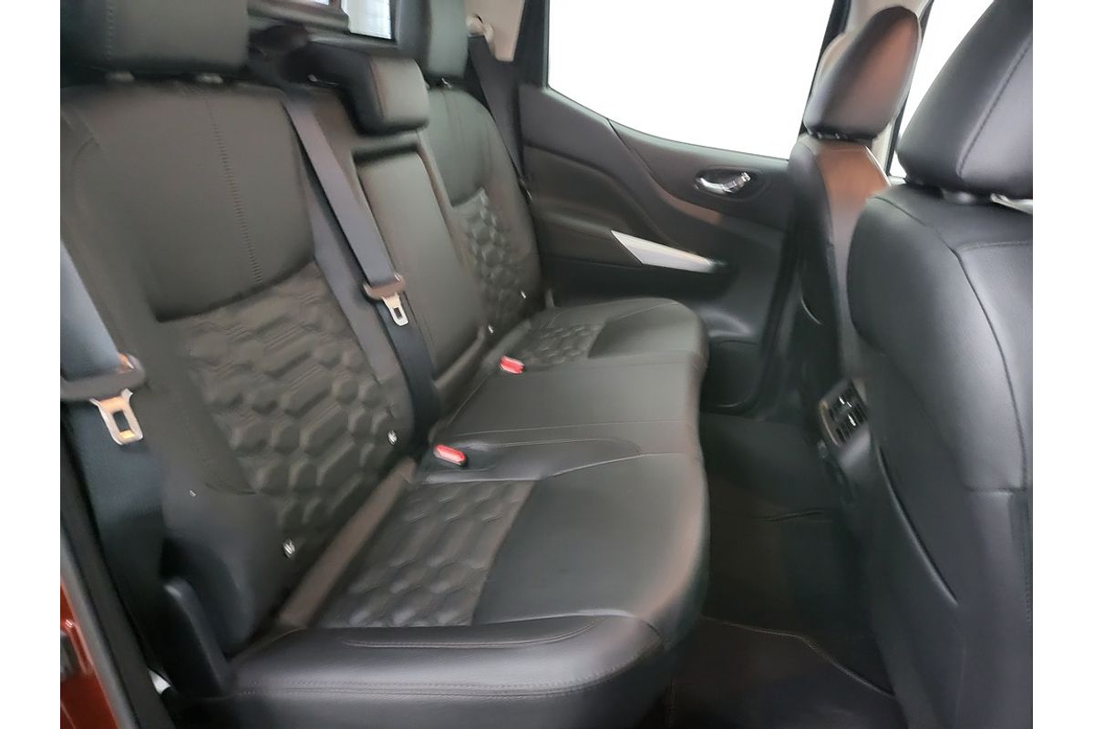 Nissan NAVARA 4X4 2.3 DSL AUTO DC ST-X LS