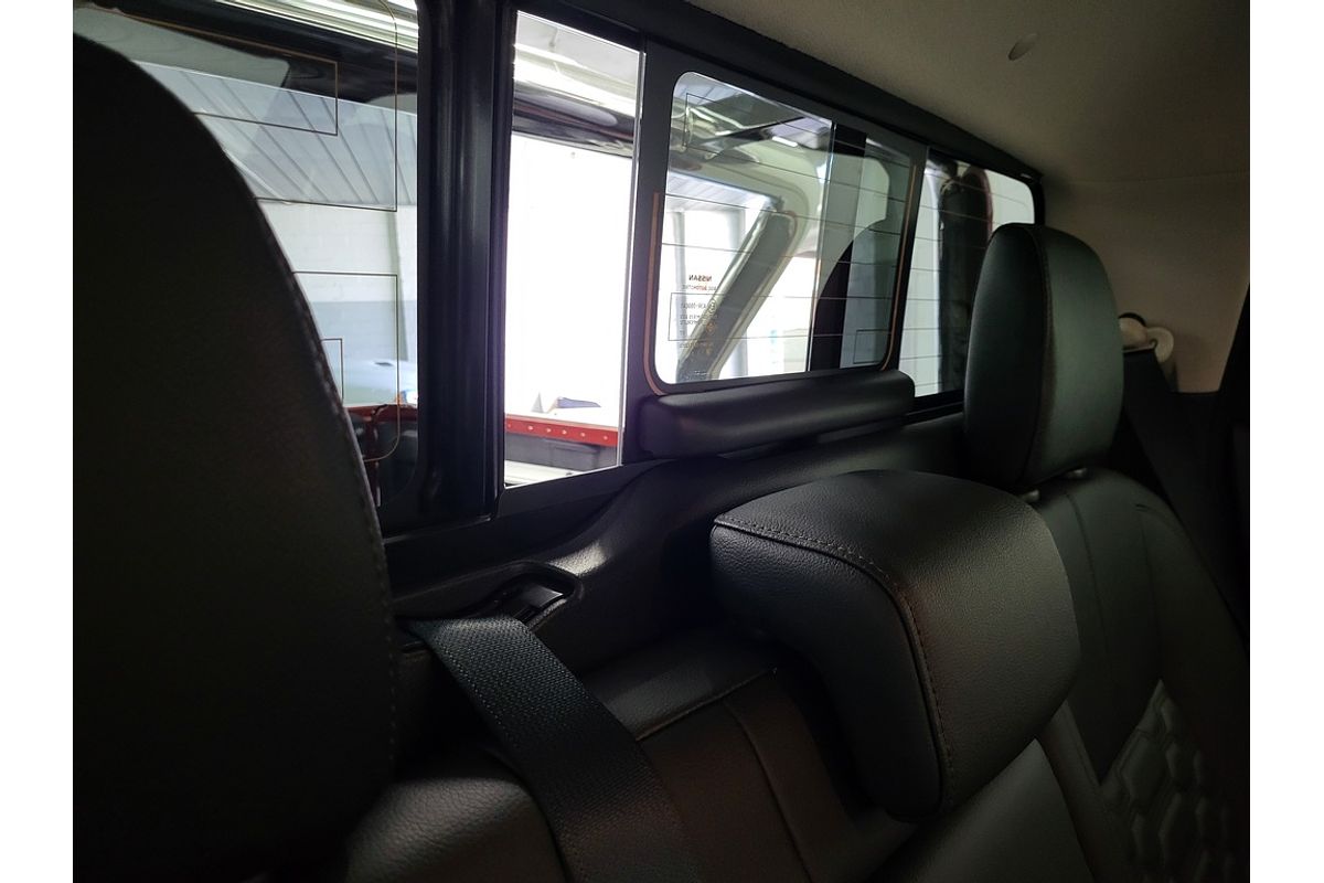Nissan NAVARA 4X4 2.3 DSL AUTO DC ST-X LS