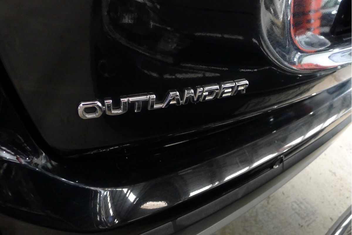 2017 Mitsubishi Outlander LS Safety Pack ZK
