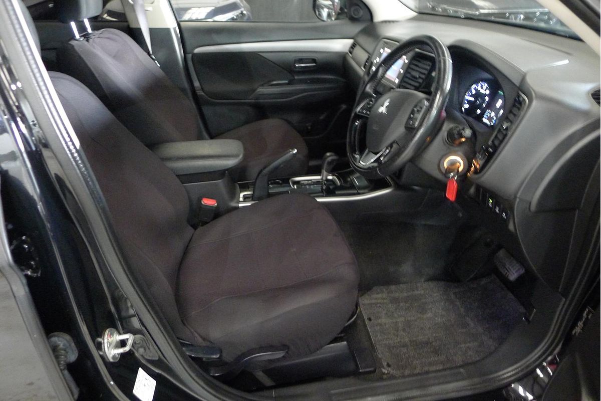 2017 Mitsubishi Outlander LS Safety Pack ZK