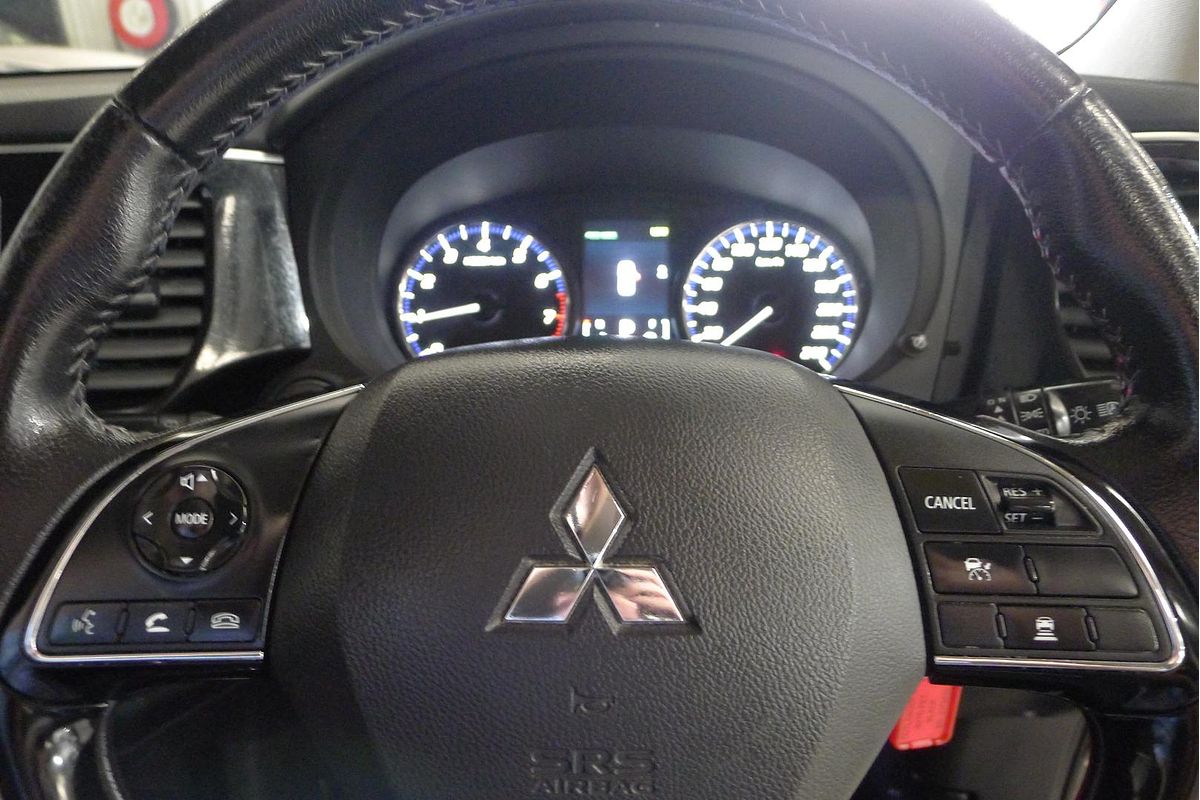 2017 Mitsubishi Outlander LS Safety Pack ZK