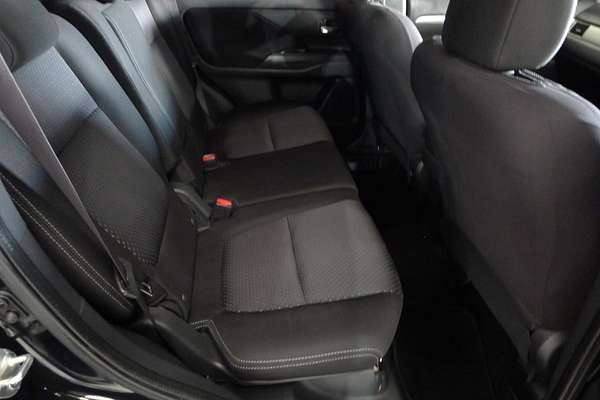 2017 Mitsubishi Outlander LS Safety Pack ZK