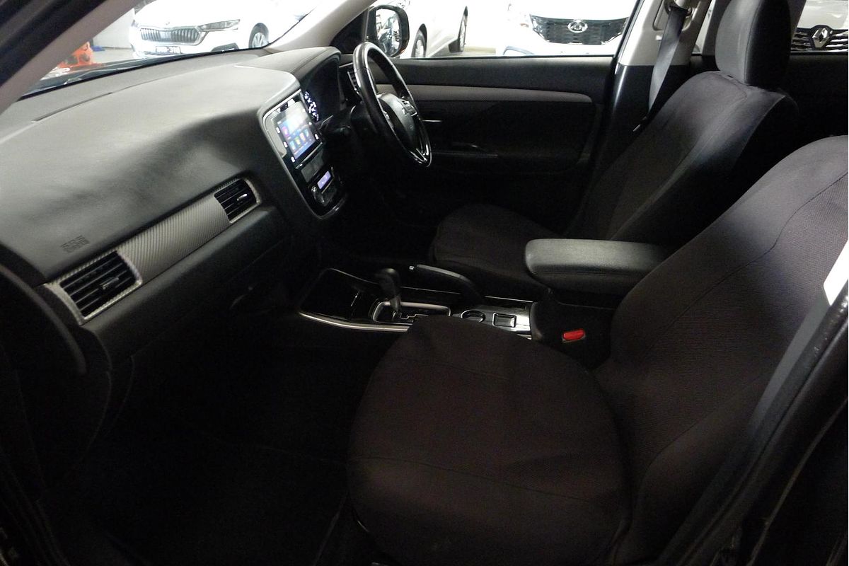 2017 Mitsubishi Outlander LS Safety Pack ZK