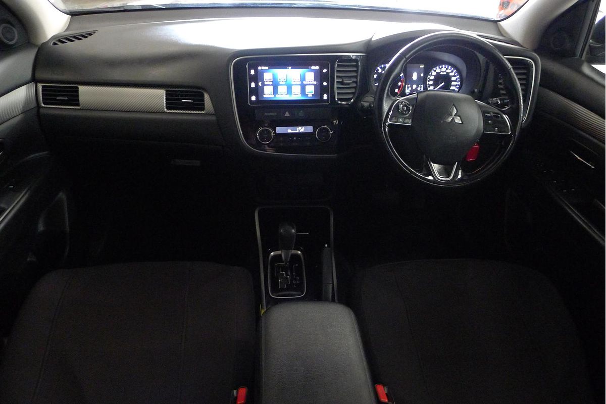 2017 Mitsubishi Outlander LS Safety Pack ZK
