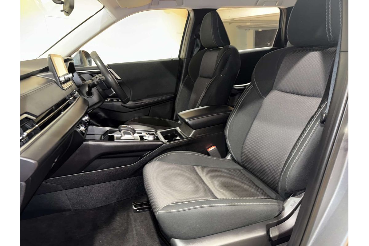 2023 Mitsubishi Outlander ES ZM