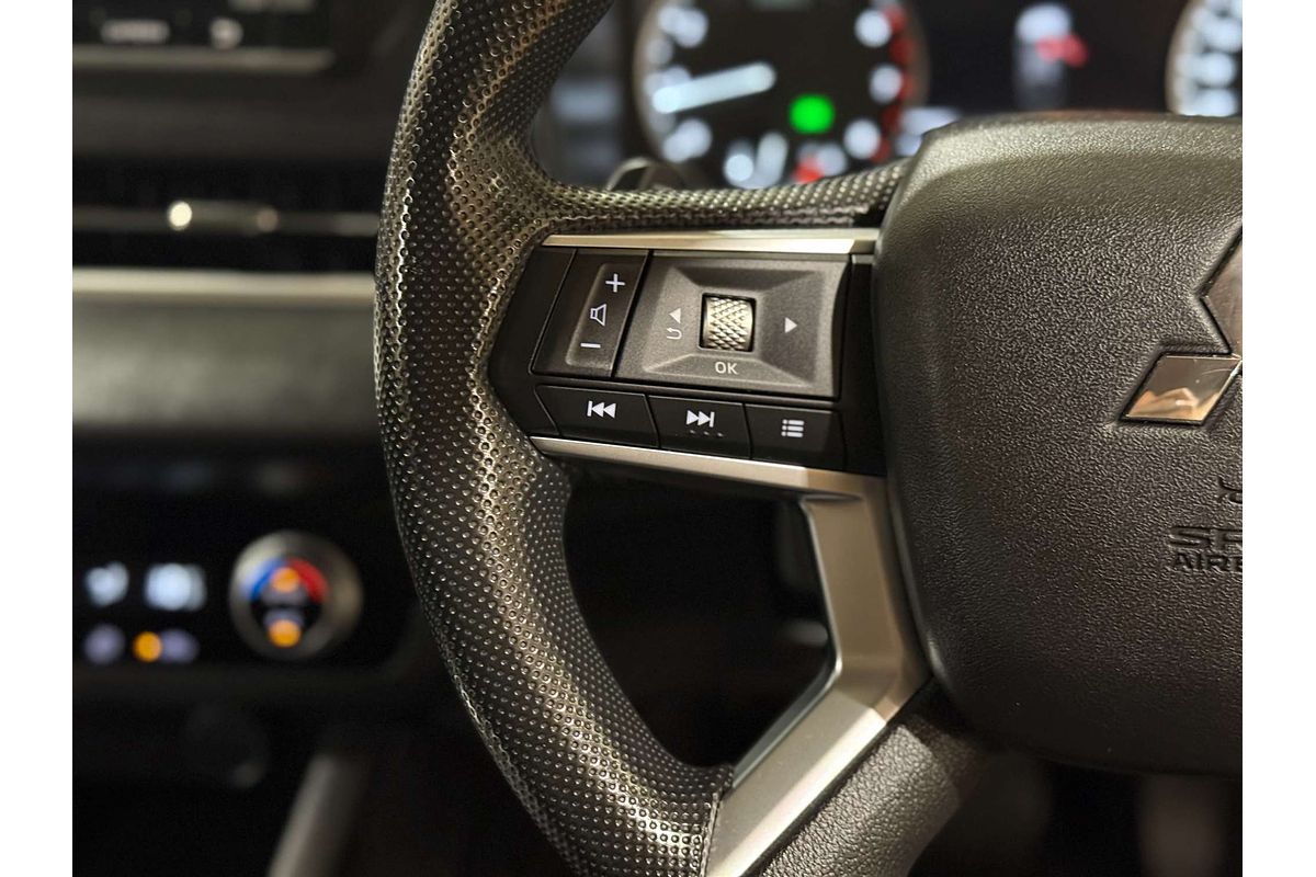 2023 Mitsubishi Outlander ES ZM
