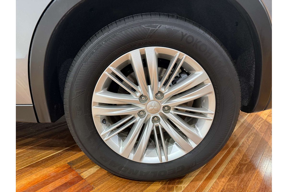 2023 Mitsubishi Outlander ES ZM