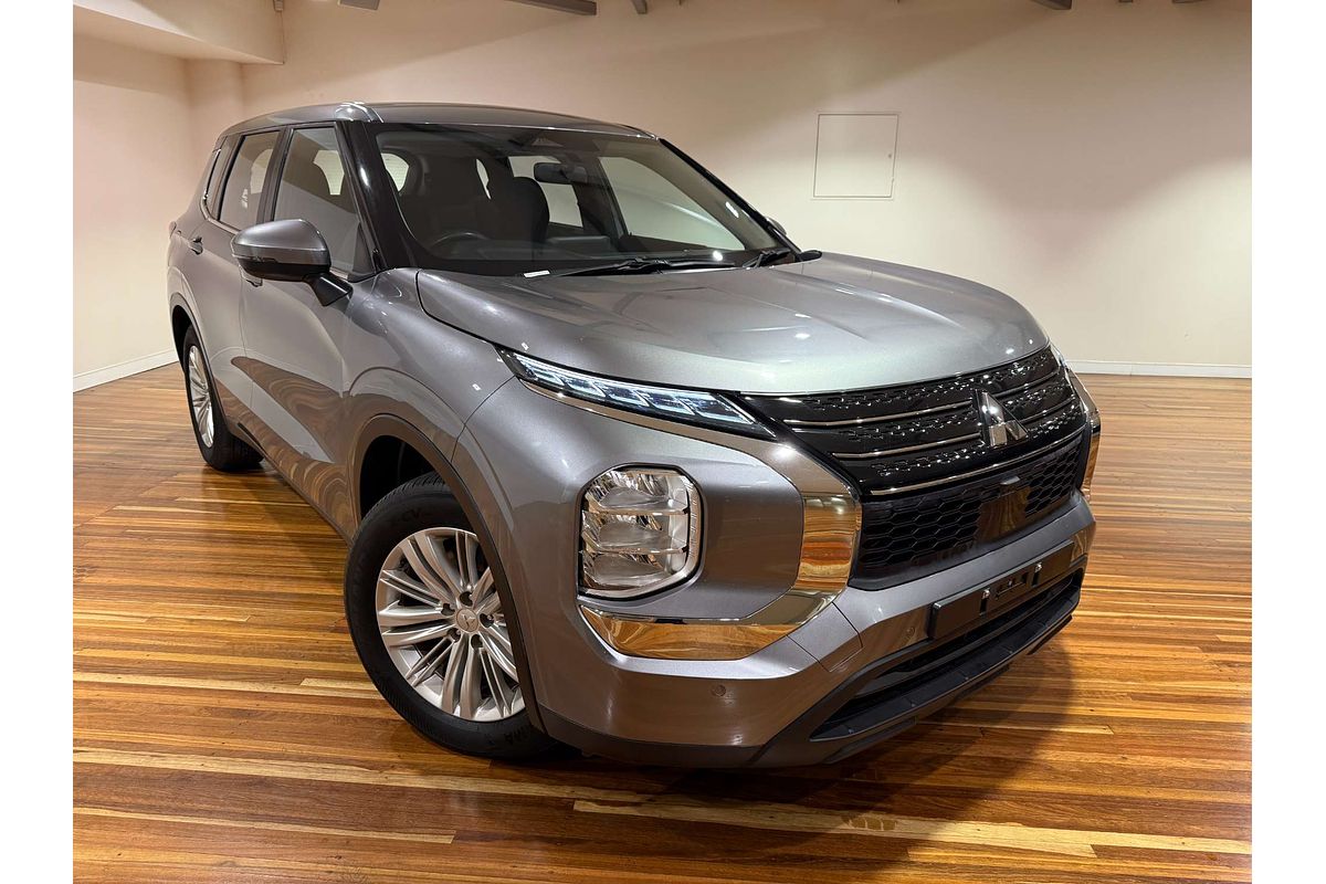 2023 Mitsubishi Outlander ES ZM