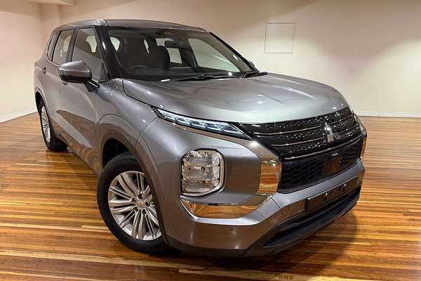2023 Mitsubishi Outlander ES ZM