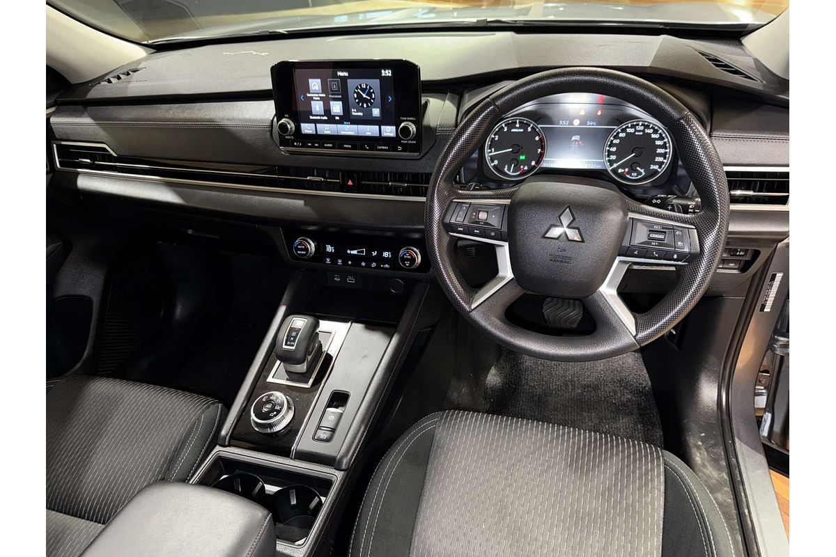 2023 Mitsubishi Outlander ES ZM