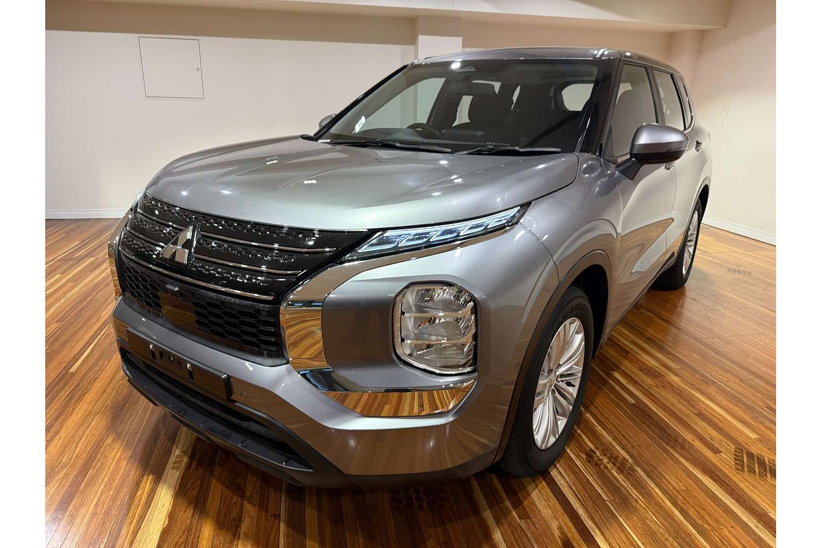 2023 Mitsubishi Outlander ES ZM