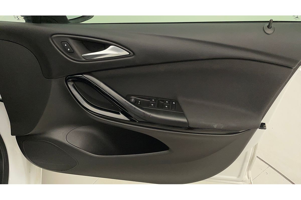 2019 Holden Astra R+ BK