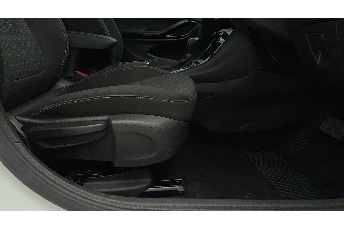 2019 Holden Astra R+ BK