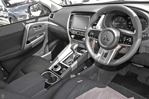 2024 Mitsubishi Pajero Sport GLS QG